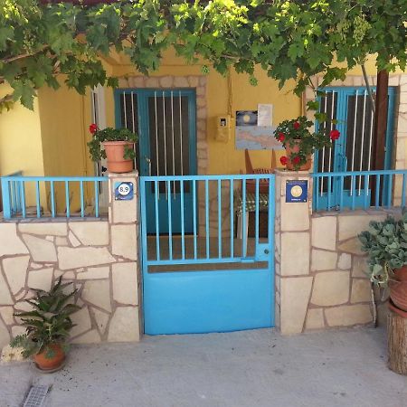 Vintage House-Vori-Rent Rooms المظهر الخارجي الصورة